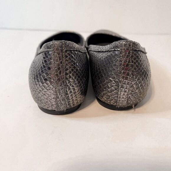 Vera Wang Metallic Pewter Round Toe Ballet Flats 8 - Picture 5 of 8